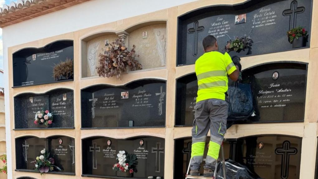 cementerio de Benitatxell por Todos los Santos